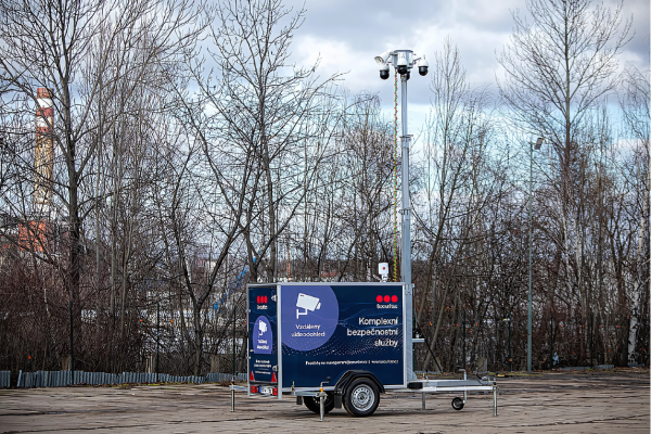 Pro lokality bez přístupu k elektrické energii, jako jsou odlehlé stavební plochy nebo zemědělské pozemky, mohou být mobilní systémy napájeny alternativními zdroji energie, jako je methanol, a poskytovat nepřetržitý dohled.