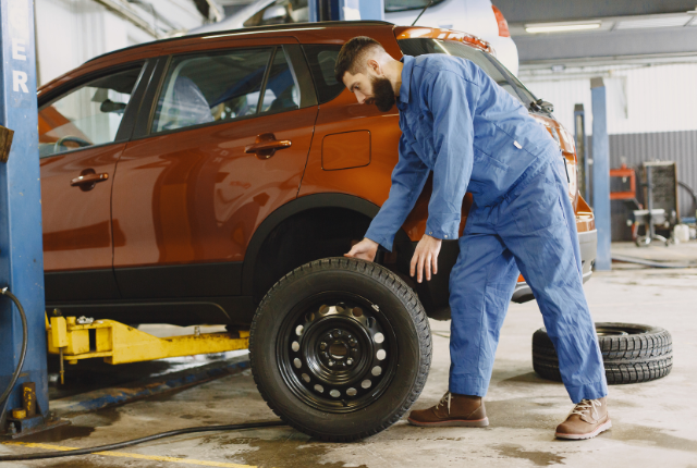 Pro stavební firmy, které potřebují sledovat různé části staveniště, které se mění v závislosti na fázi projektu. Mobilní video dohledové systémy lze snadno přemístit, aby odpovídaly aktuálním potřebám zabezpečení a sledování.