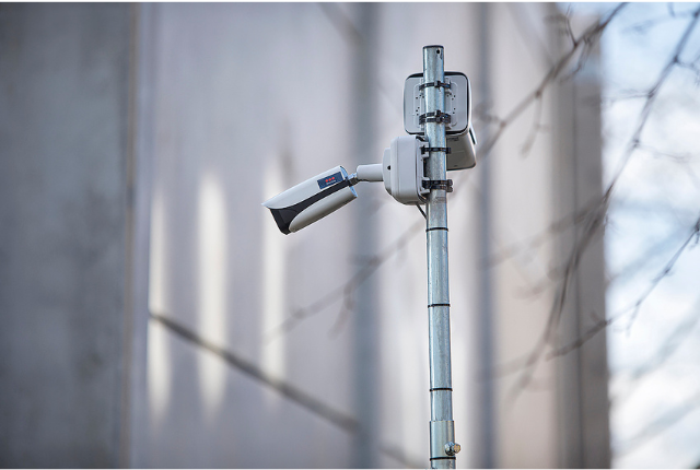 Mobilní systémy lze využít pro dohled nad širokým areálem festivalu, včetně parkovišť, vstupních a výstupních bodů a stanů s občerstvením. Umožňují rychlou reakci na jakékoliv bezpečnostní incidenty a zajištění bezpečného prostředí pro návštěvníky.