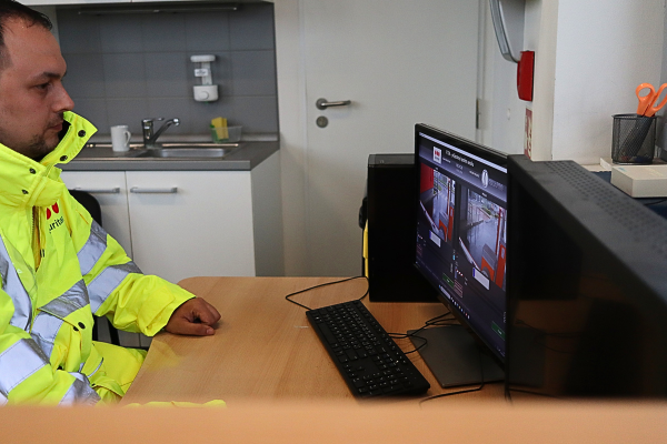 Pro stavební firmy, které potřebují sledovat různé části staveniště, které se mění v závislosti na fázi projektu. Mobilní video dohledové systémy lze snadno přemístit, aby odpovídaly aktuálním potřebám zabezpečení a sledování.